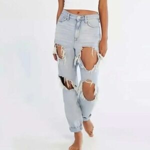 BDG Urban Outfitters Mom High Rise Distressed Ripped Jeans Streetwear Grunge 25